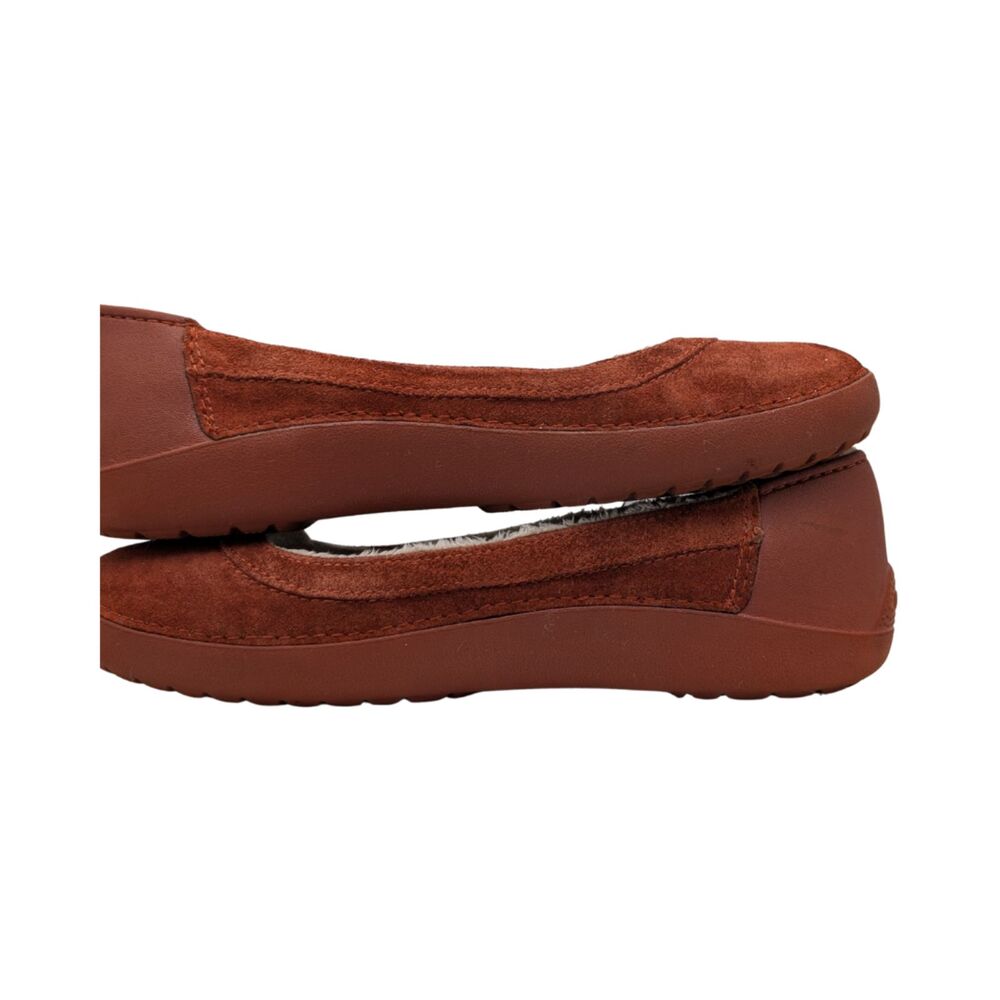 Crocs Rust Berryessa Suede Flat Size Womens 8 - Picture 3 of 8